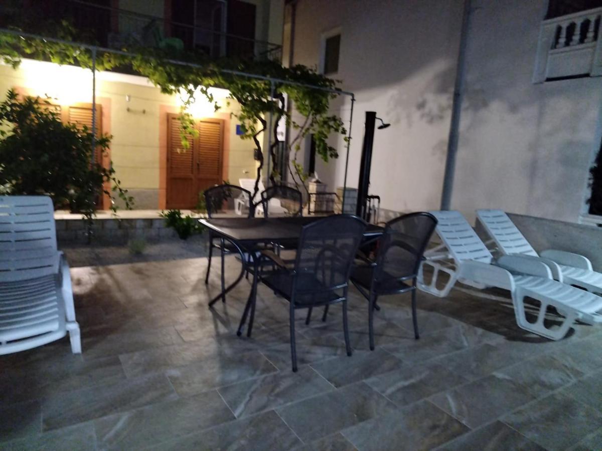 Apartmani Katarina Barbat na Rabu Exterior foto